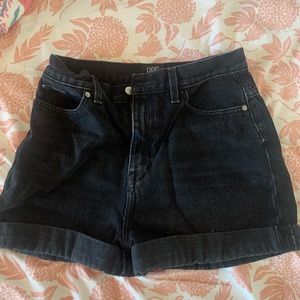 Black Urban Outfitters shorts
